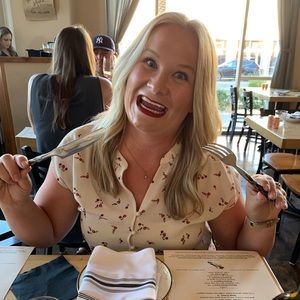 Meet your Posher, Elissa